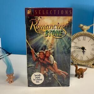 Romancing the Stone VHS 1984 Adventure Comedy Michael Douglas Kathleen Turner